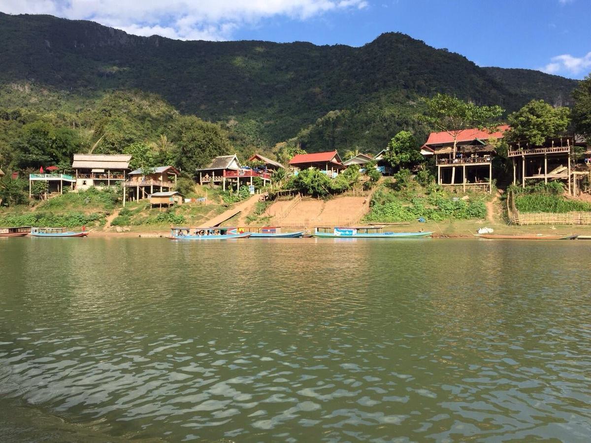 Lattanavongsa Guesthouse And Bungalows Muang Ngoi Esterno foto